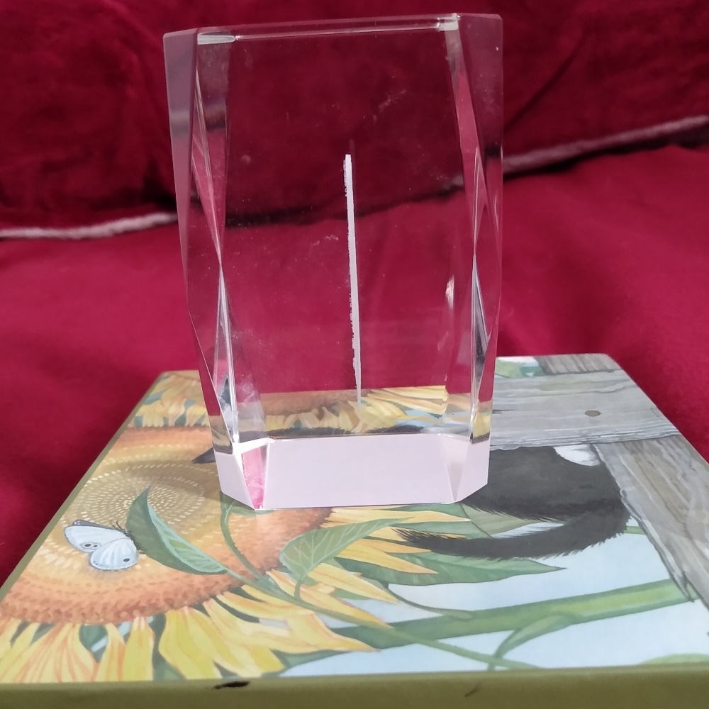 Decor - Picture 2 of 3